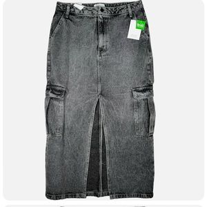 NWT Love Fire Maxi Cargo Skirt in Charcoal Gray/ Black in size 7